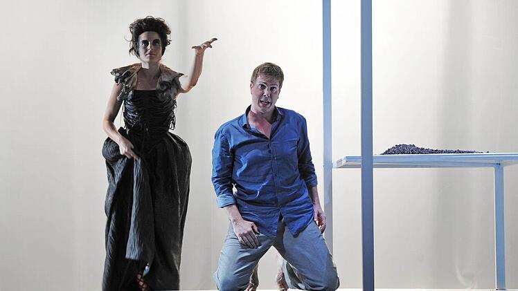 Szene aus Beethovens "Fidelio" am Landestheater Coburg in der Neuinszenierung von Rudolf FreyFoto: Andrea Kremper