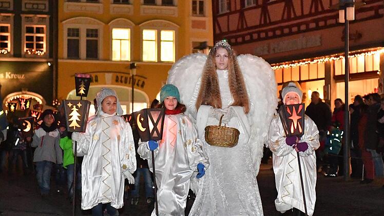 Impressionen von der Eröffnung des Coburger Weihnachtsmarktes. Foto: Ronald Rinklef