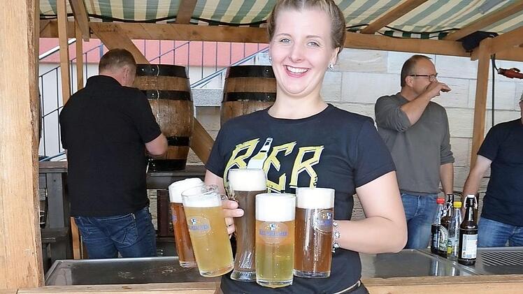 Gleich fünf verschiedene Biersorten wurden zum Durstlöschen angeboten. Fotos: K.-H. Hofmann