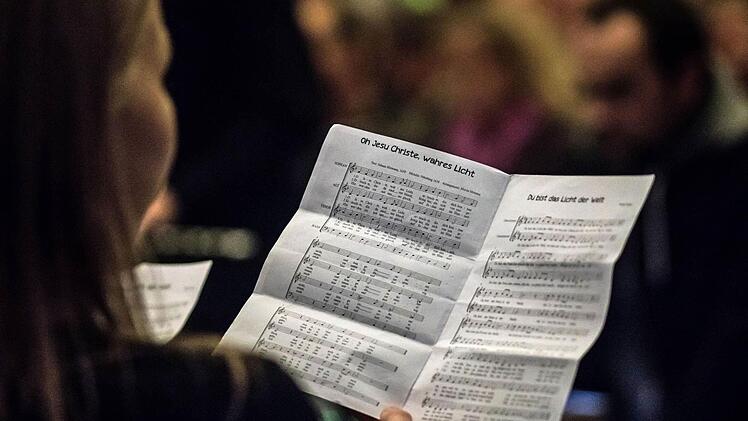 Impressionen vom Adventskonzert mit dem Coburger Hochschulchor "Die Klangfänger" in St. MarkusFoto: Jochen Berger