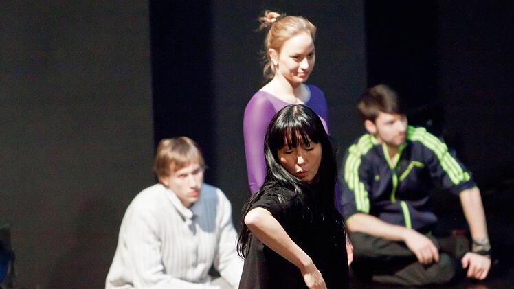 Einblicke in den nächsten Coburger Ballettabend bot eine Soirée im Landestheater. "Hypnotic Poison" feiert am 28. Februar Premiere in Coburg.Foto: Jochen Berger