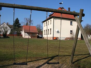Der Garten hinter der ehemaligen Schule von Eckersbach soll neu gestaltet werden. Foto: Archiv/Seeger