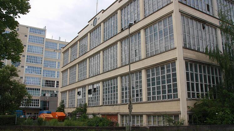 Die neue Behörde wird wohl in der Heinrich-von-Stephan-Straße angesiedelt - im Spinnereigebäude, das derzeit saniert wird. Foto: Archiv