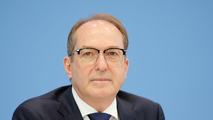 Alexander Dobrindt schockiert &uuml;ber Tat in Stade