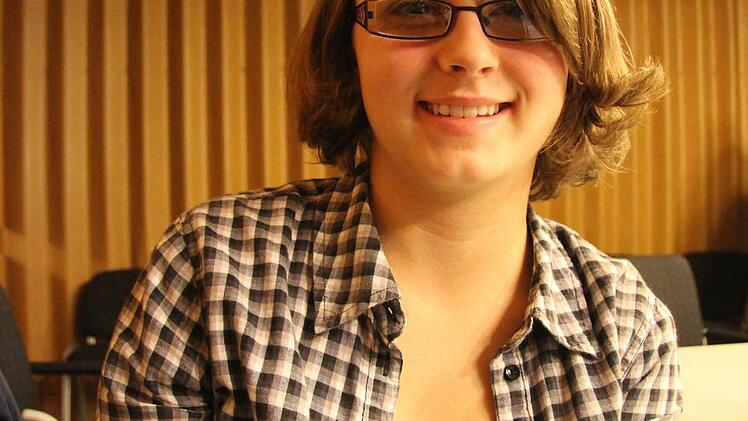 Annie Bauerschmidt (15) monierte, dass sie als 14-Jährige bei der Kirchweihdisko noch nicht dabei sein durfte, aber bei der Eisdisko-Veranstaltung in Kulmbach will sie mitgehen.