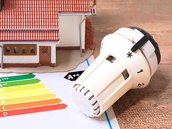 Sanierung oder höhere Energiekosten? Vor dieser Frage stehen aktuell Eigenheimbesitzer.Foto: Bumann/Stock.adobe.com