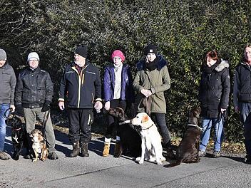 Die Teilnehmer und ihre Hunde kamen aus den Landkreisen Rhön-Grabfeld und Bad Kissingen.  Foto: Hanns Friedrich