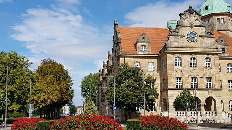 Mitarbeiter des Gartenamts sorgen für gepflegte  Grünflächen in Bamberg - doch zuletzt hat es im Amt Irritationen wegen eines anonymen Schreibens gegeben. Foto: Sebastian Martin