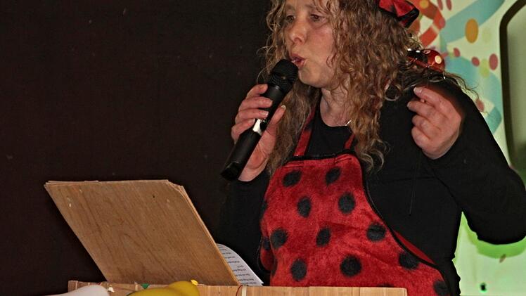 Angelika Schinzel stellte fest: "Um die Pfaffendorfer Schul' wurde viel gestritten, jetzt wird sie abgerissen." Foto: Helmut Will