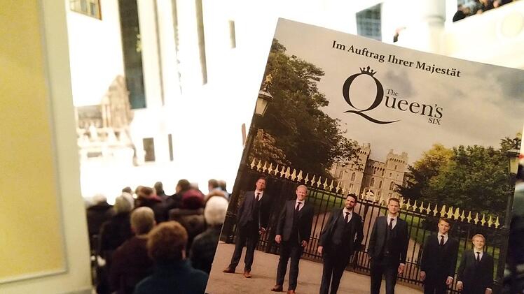 The Queen's Six, bestehend aus den Countertenören Daniel Brittain und Timothy Carleston, den Tenören Nicholas Madden und  Dominic Bland sowie Bariton/Bass Andrew Thompson und Simon Whiteley gastierte in Coburg. Jochen Berger