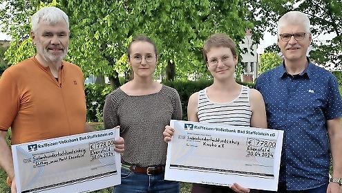 Übergabe des Spendenerlöses vom Benefizkonzert der Musikvereinigung mit (v.l.) Bürgermeister Bernhard Storath, Kathrin Motschenbacher, Corinna Hassler und Rudolf Dierauf