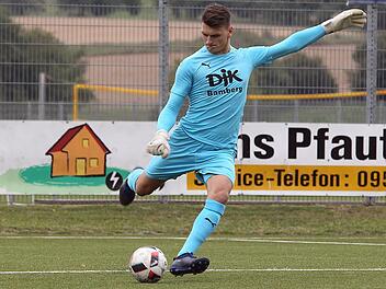 DJK-Torwart Julian Glos hielt sein Tor gegen das Spitzenteam aus Gro&szlig;bardorf sauber.sportpress