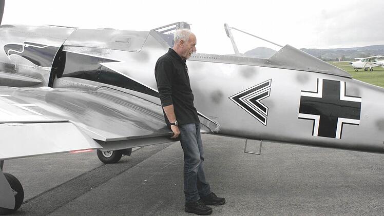 Seine "Focke Wulf" musste am Boden bleiben. Peter Hanusa bekam keine Flugerlaubnis und musste den Erstflug verschieben.