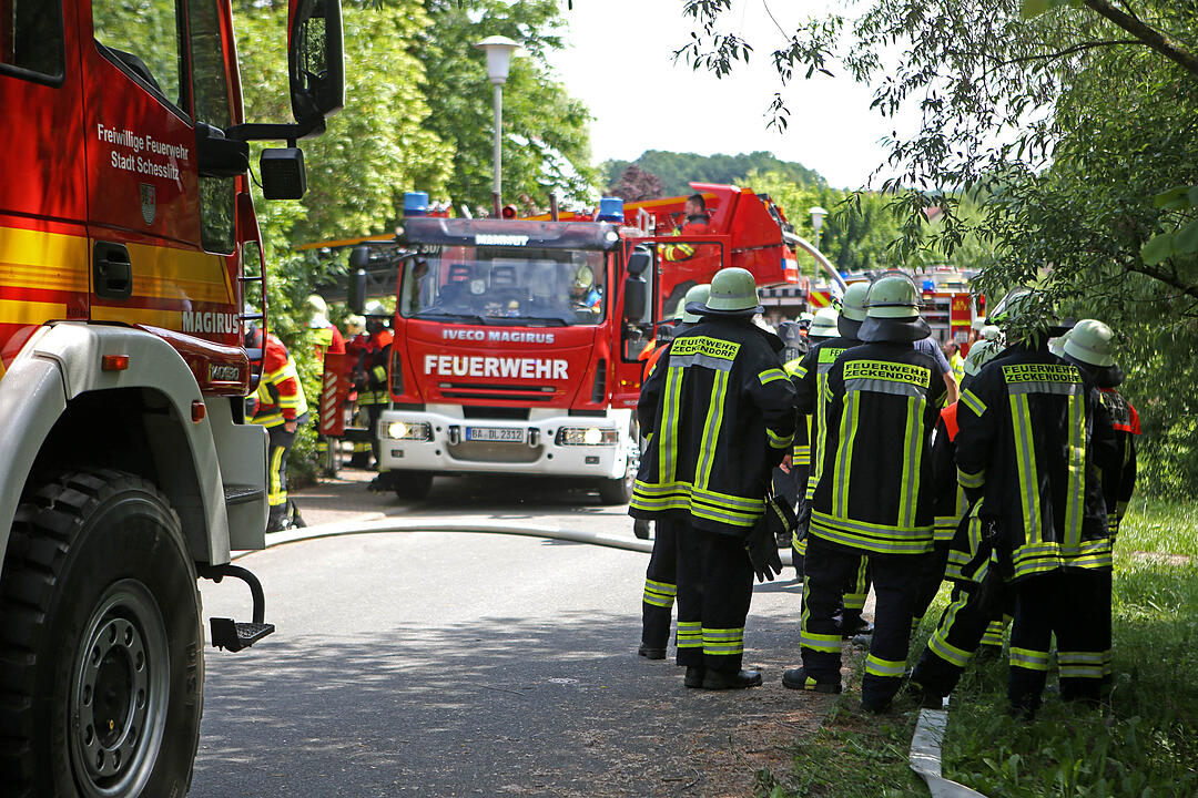 Kreis Bamberg: Brennende Mülltonnen greifen auf Garage und Wohnhaus über