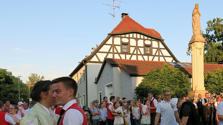 Beim Betzenaustanzen in Effeltrich Foto: Dagmar Niemann