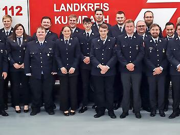 Diese Feuerwehrleute haben den Maschinistenlehrgang erfolgreich absolviert.