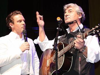 Stefan Mross und ein Casting-Gewinner, Siegbert Juhasz (rechts).