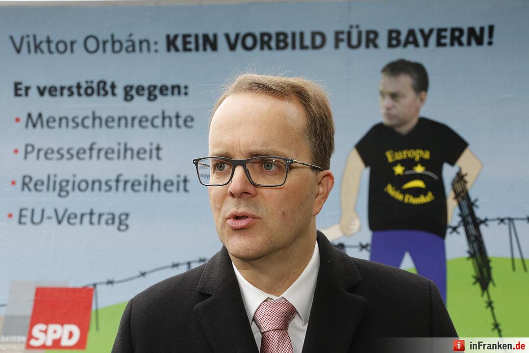 Orban besucht CSU in Kloster Banz: Opposition demonstriert