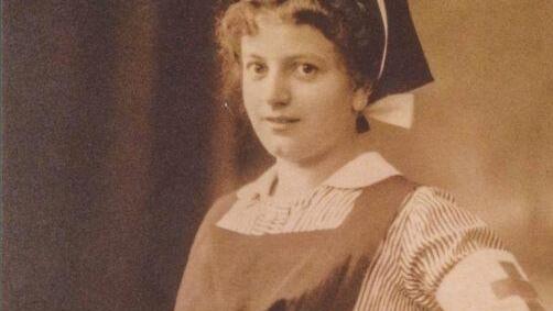 Fritz Schuberths Mutter Frieda, geborene Münch. Das Foto zeigt sie als Lazarett-Schwester im letzten Kriegsjahr 1918. Sie war mit Berta Marcus, verheiratete Davidsohn, eng befreundet bis diese mit ihrer Familie 1942 in ein Vernichtungslager bei Lublin deportiert wurde. Repro: Wolfgang Schoberth