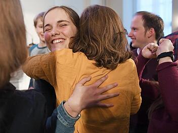 Eine strahlende Anabel W&auml;chter nahm die ersten Gl&uuml;ckw&uuml;nsche zu ihrem Landessieg entgegen. Foto: Andreas Gebert