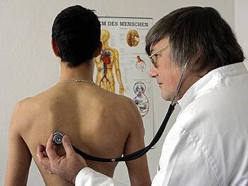Krankenkassen-Reform 2027: Zahnersatz und Medikamente werden teurer