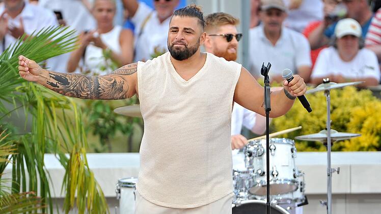 Versuch eines Comebacks: 2023 trat Severino Seeger beim ZDF-"Fernsehgarten" mit dem Prince-Cover "Purple Rain" auf.