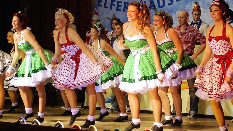 Rockabilly in Petticoats: Die Showtanzgruppe erfüllte die in sie gesetzten Erwartungen mit einem Highlight.  Foto: Winfried Ehling