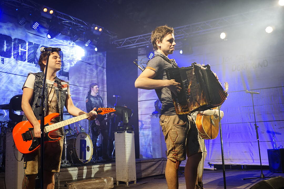 Backstage bei den Dorfrockern beim Eichenbühler Hoffest