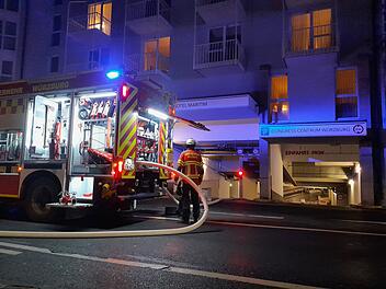 Brennender Wagen in Würzburger Tiefgarage – Feuerwehr verhindert Schlimmeres