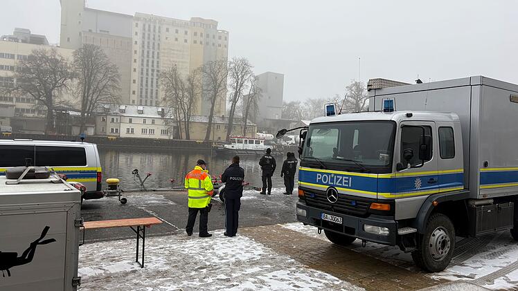 Dittelbrunn: Wo ist Jakub (18)? - Gro&szlig;e Suchaktion am Main in Eisesk&auml;lte