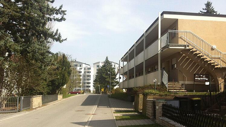 Etwa bis zur Hausnummer 14 wurde die Straße "Im Grund" vom Gericht als historisch eingestuft.
