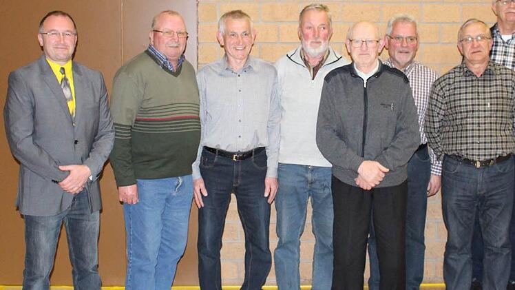 Zahlreiche Geehrte gab es bei der Generalversammlung des FC "Frankonia" Thulba. Foto: Günther Straub