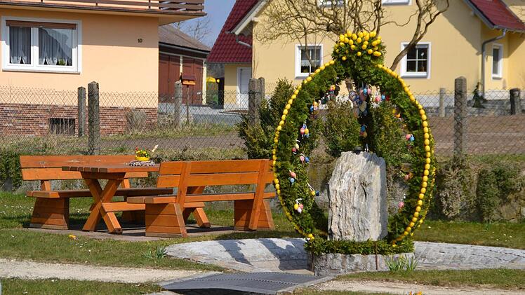 Der Osterbrunnen in Buckendorf Foto: Heiko Müller