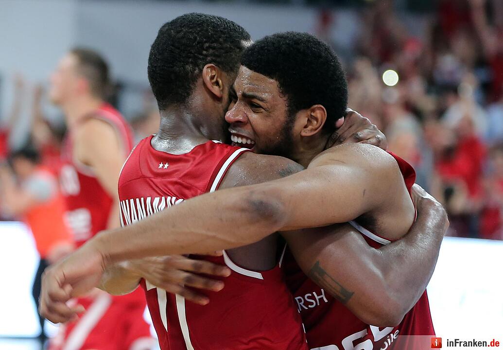 Brose Baskets Bamberg - FC Bayern München