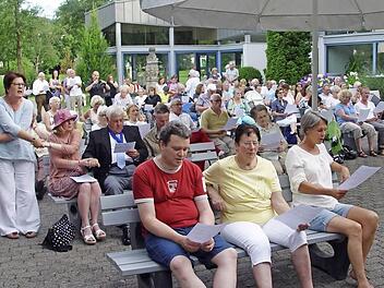 Gemeinsam wurde gesungen und musiziert. Fotos: Brigitta Kempe-Wolf