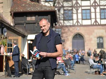 Ralf Nestmeyer hat Buch über die Seele der Franken geschrieben. Unter der Überschrift "Gefüldes Franggn" hat er Fakten über die Franken zusammengetragen.Foto: Nikolas Pelke