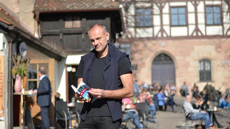 Ralf Nestmeyer hat Buch über die Seele der Franken geschrieben. Unter der Überschrift "Gefüldes Franggn" hat er Fakten über die Franken zusammengetragen.Foto: Nikolas Pelke