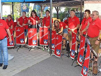 In sehr schöner Spielfreude zeigten sich die Aktiven des Musikvereins Burgkunstadt bei ihrem Lindenfest.