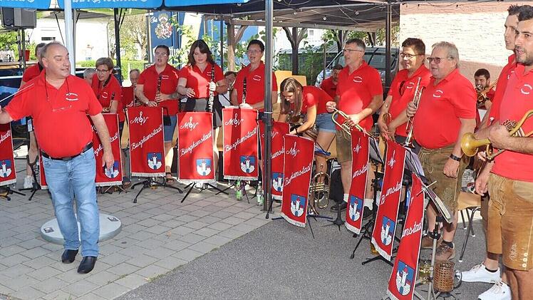 In sehr schöner Spielfreude zeigten sich die Aktiven des Musikvereins Burgkunstadt bei ihrem Lindenfest.