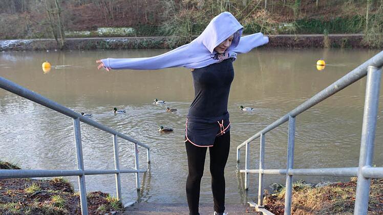 Schnell wieder anziehen. Nach dem Schwimmen geht es sofort wieder nach Hause. Foto: Barbara Herbst