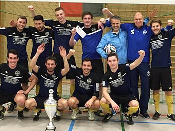 In letzter Sekunde zum Turniersieg: Ein Hammer von der Mittellinie durch Philipp Eismann bescherte dem TSV Kirchehrenbach den 3:2-Finalsieg gegen den SC Adelsdorf beim Franken-Bräzu-Cup.  Foto: TSV Kirchehrenbach