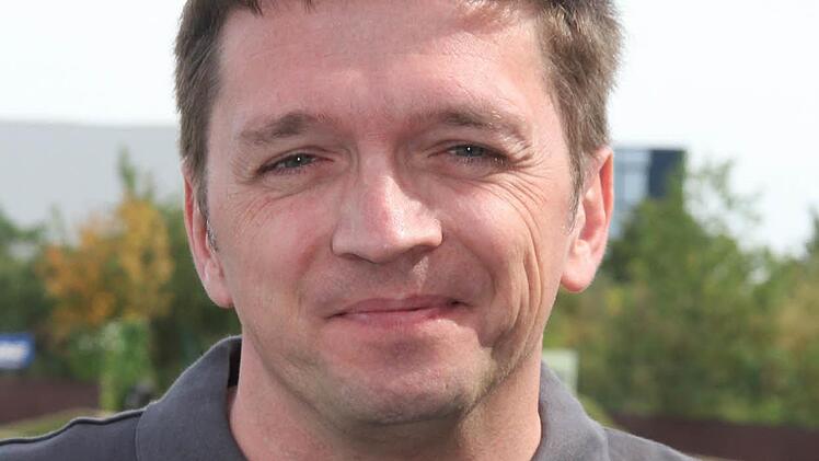 Der Vorsitzende des Minni-Cross-Teams (MCT) Kulmbach, Gerhard Schmökel, ist solz auf seinen Piloten. Foto: Sonny Adam