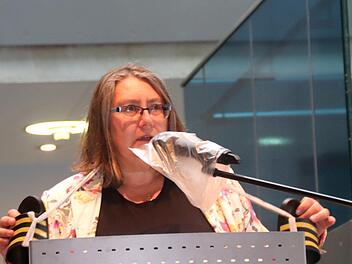 Jutta Romeis mit ihren Latschen Fotos: Johanna Blum