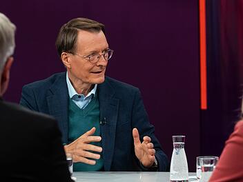 Karl Lauterbach beschwor vielfach die Einigkeit der Regierungskoalition, teilte aber dennoch gegen die Rentenpl&auml;ne aus.