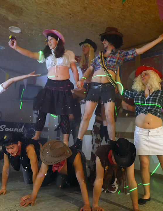 Weiberfastnacht, die 25.