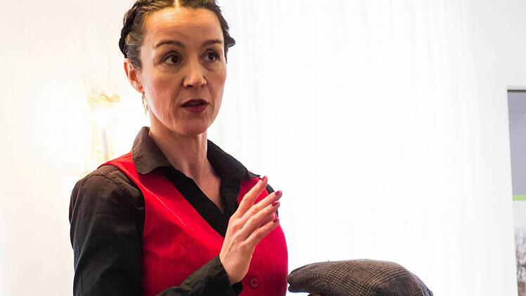 Impressionen von Anja Lenßens Brecht-Programm beim Rodacher RückertkreisFoto: Jochen Berger