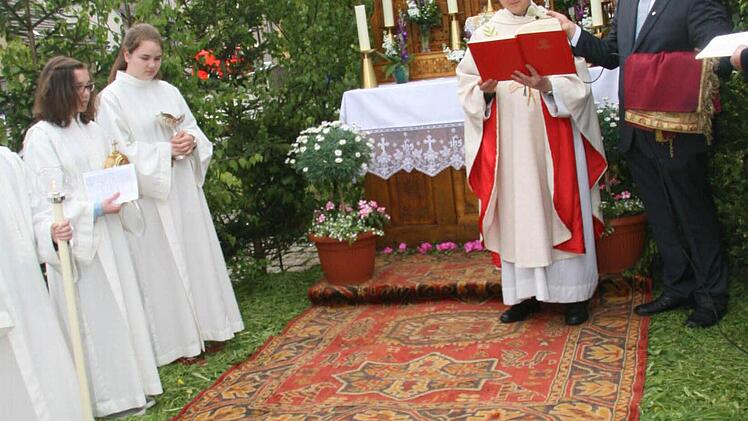 Bei der Gestaltung der Altäre haben sich die Wallenfelser wieder viel Mühe gemacht.