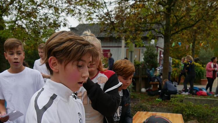 Tolle Beteiligung: 300 Schüler der Mittelschule "Am Moos" sind heuer beim  Spendenlauf  an den Start gegangen.Manja von Nida