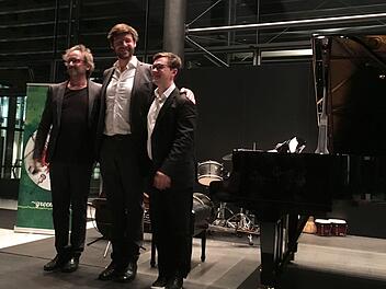 Reichlich Beifall gab es für den Jazzabend der Coburger Musikfreunde mit Mini Schulz, Obi Jenne und Frank Dupree (von links).Foto: Jochen Berger