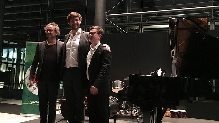 Reichlich Beifall gab es für den Jazzabend der Coburger Musikfreunde mit Mini Schulz, Obi Jenne und Frank Dupree (von links).Foto: Jochen Berger